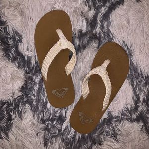 Roxy sandals size 7